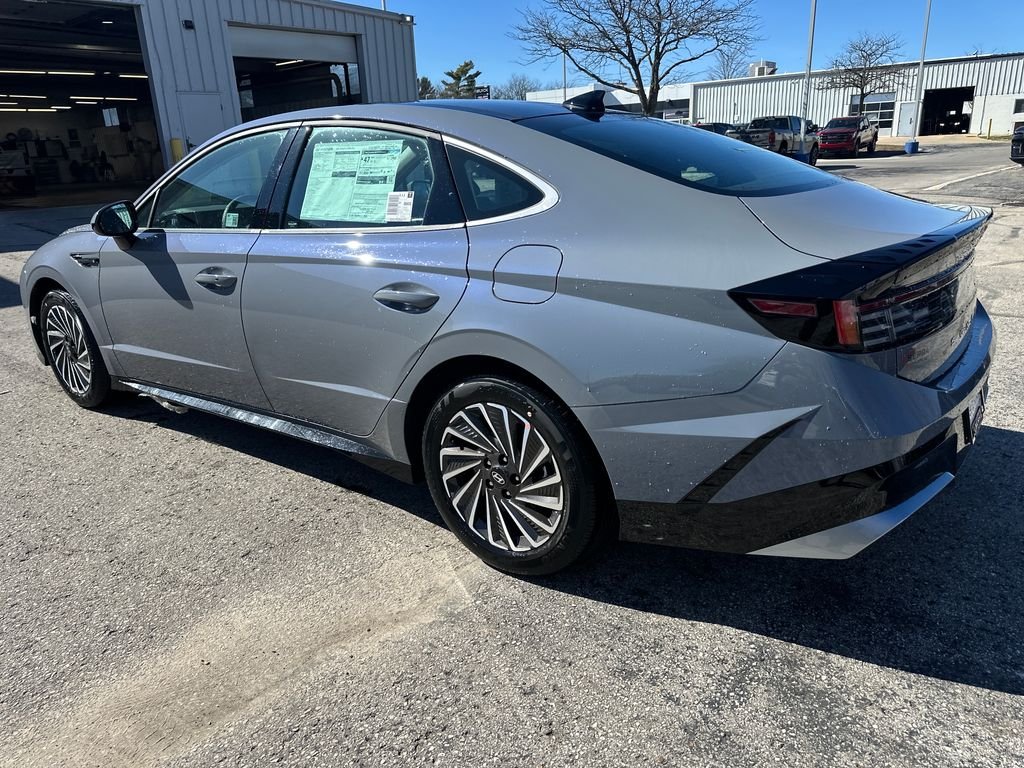 New 2026 Blue Hyundai SEL image 3