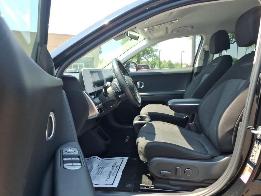 Certified Used 2023 Black Hyundai SE image 16