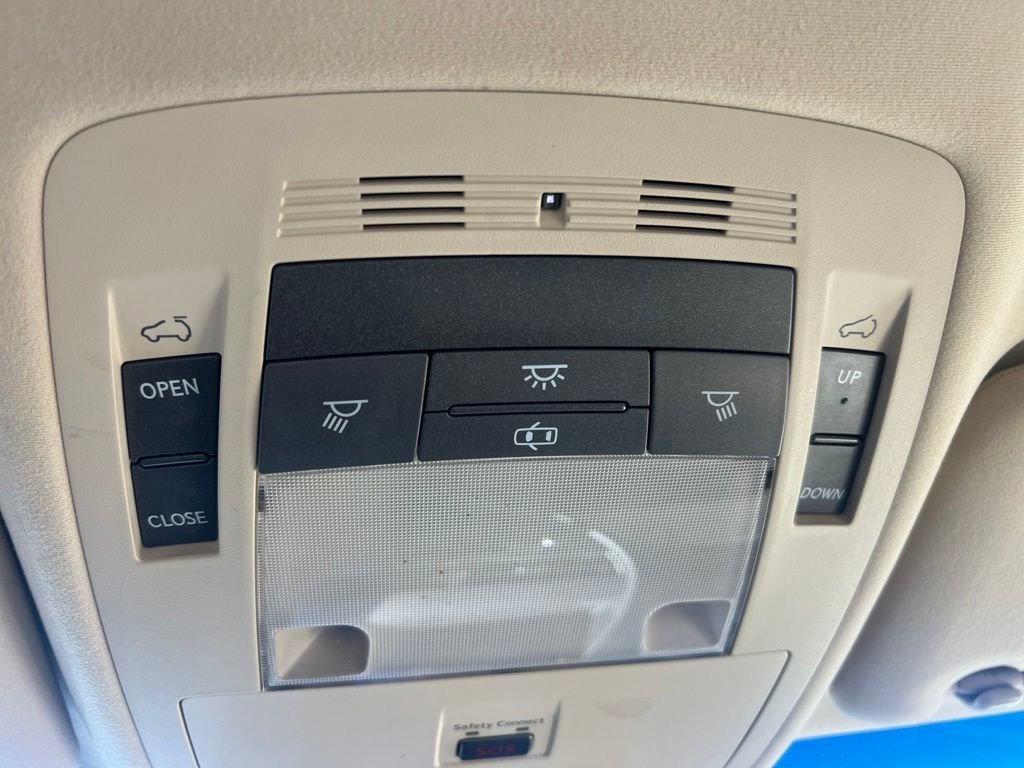 Used 2013 Starfire Pearl Lexus 450h image 29