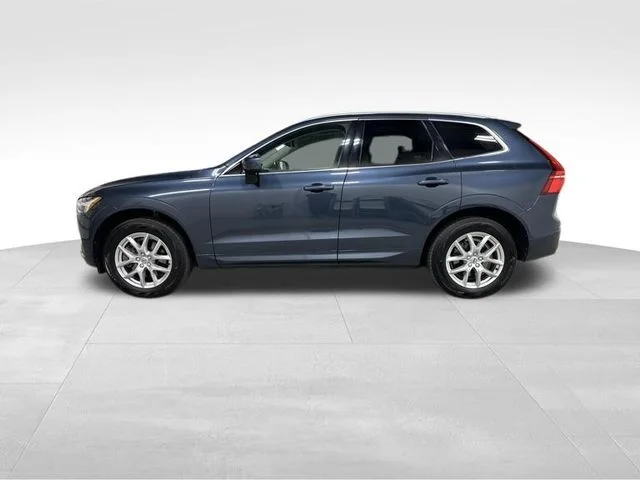 Used 2021 Blue Volvo T6 Momentum image 9