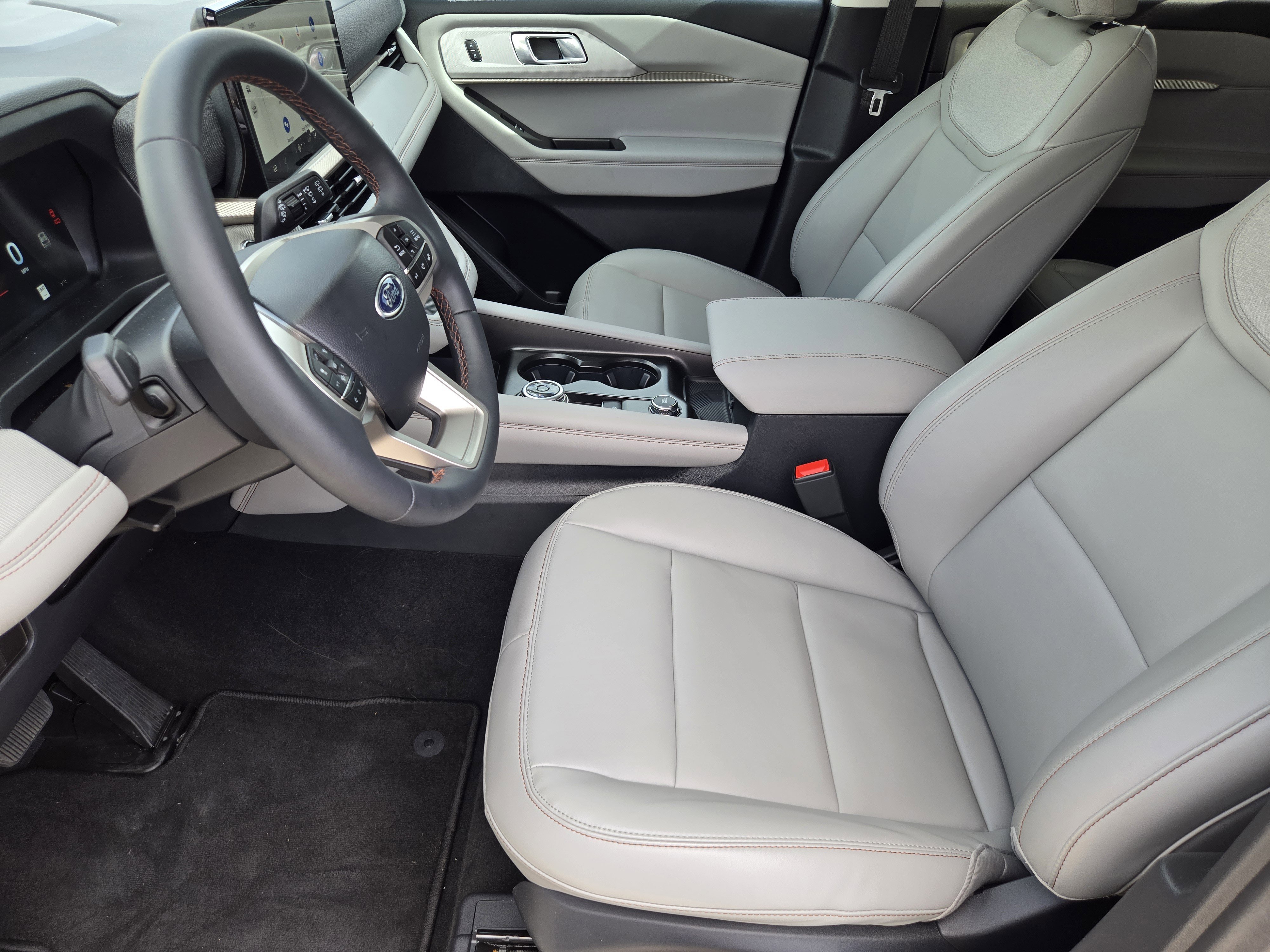 New 2026 Star White Metallic Tri-Coat Ford Active image 8
