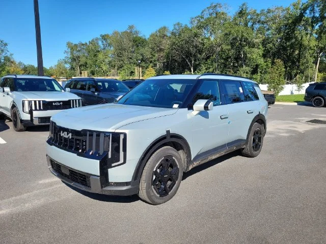 New 2027 Ivory Silver Kia EX image 4