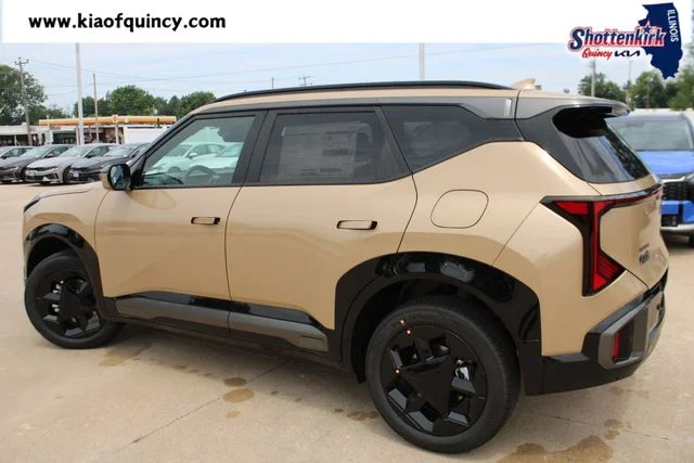 New 2027 Brown Kia X-Line S image 3