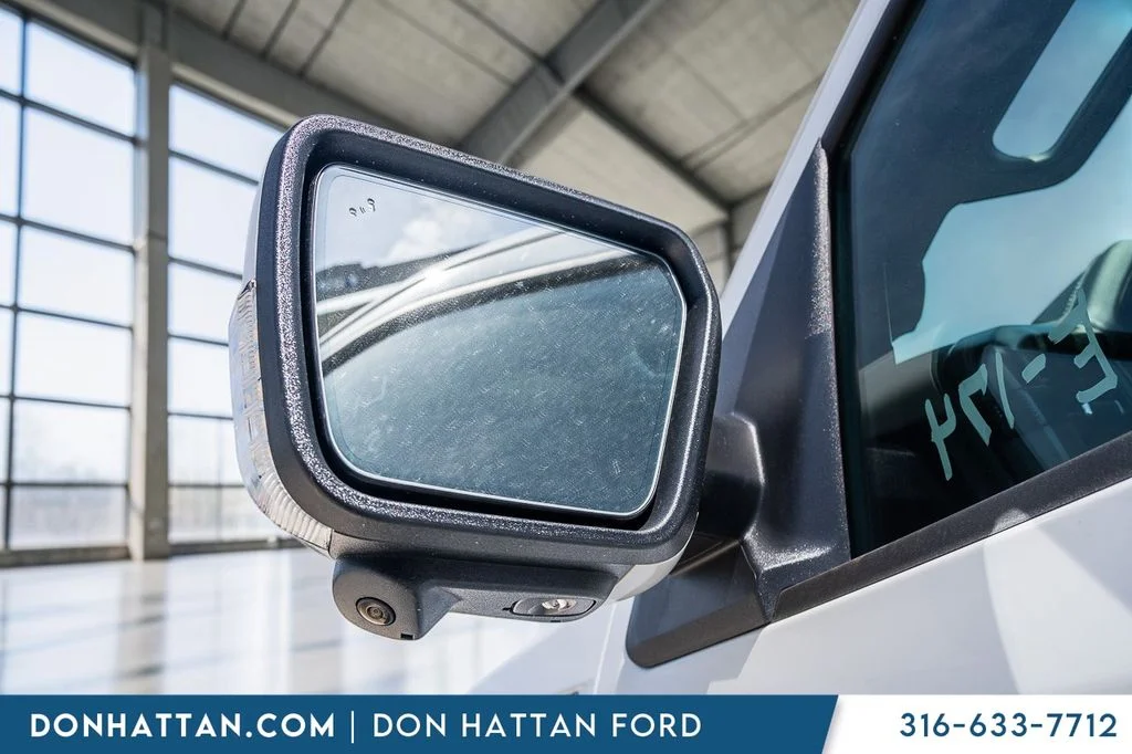New 2026 Oxford White Ford Lariat® image 32