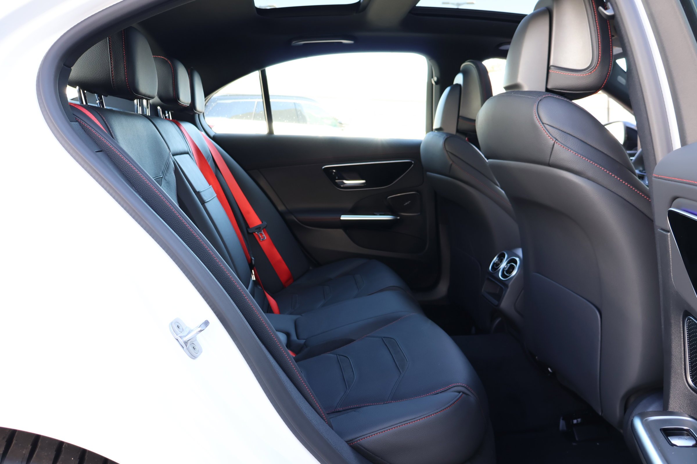 New 2026 MANUFAKTUR Moonlight White Metallic Mercedes-Benz AMG® C 43 image 21