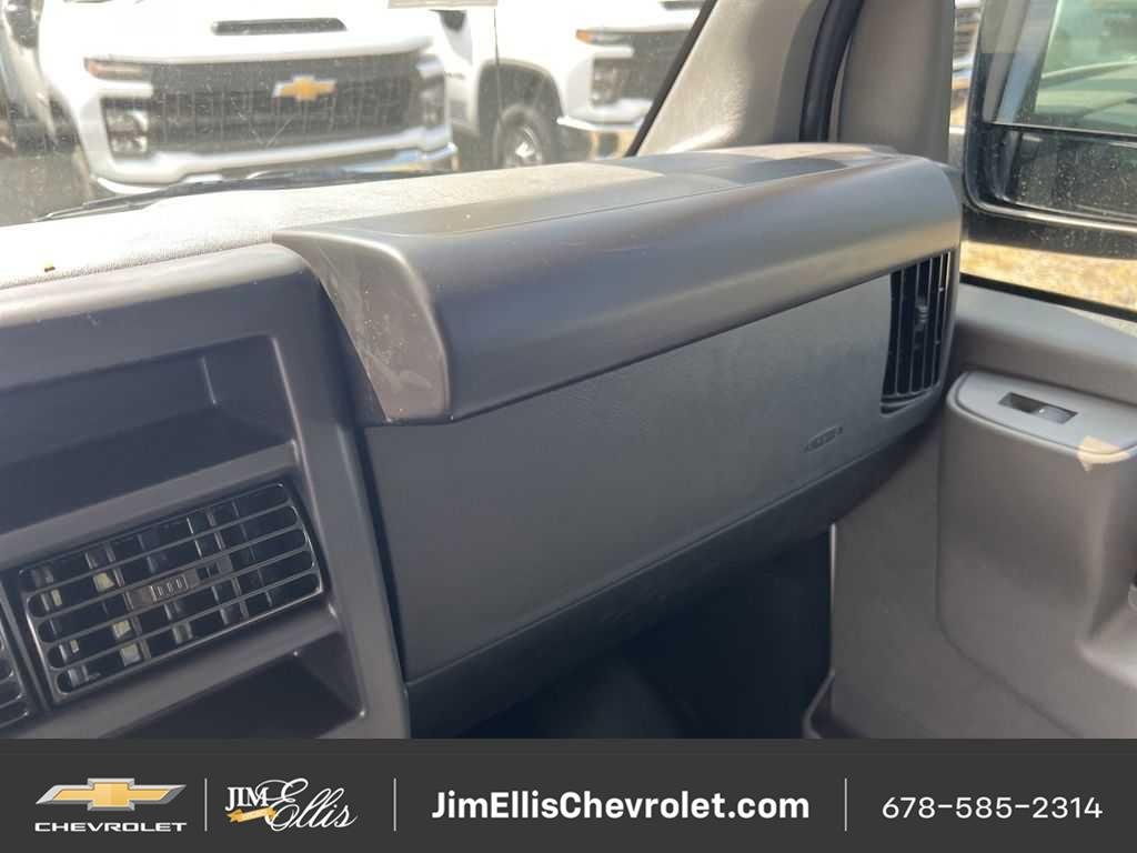 2025 Chevrolet Express Cargo Work Van - Photo 24