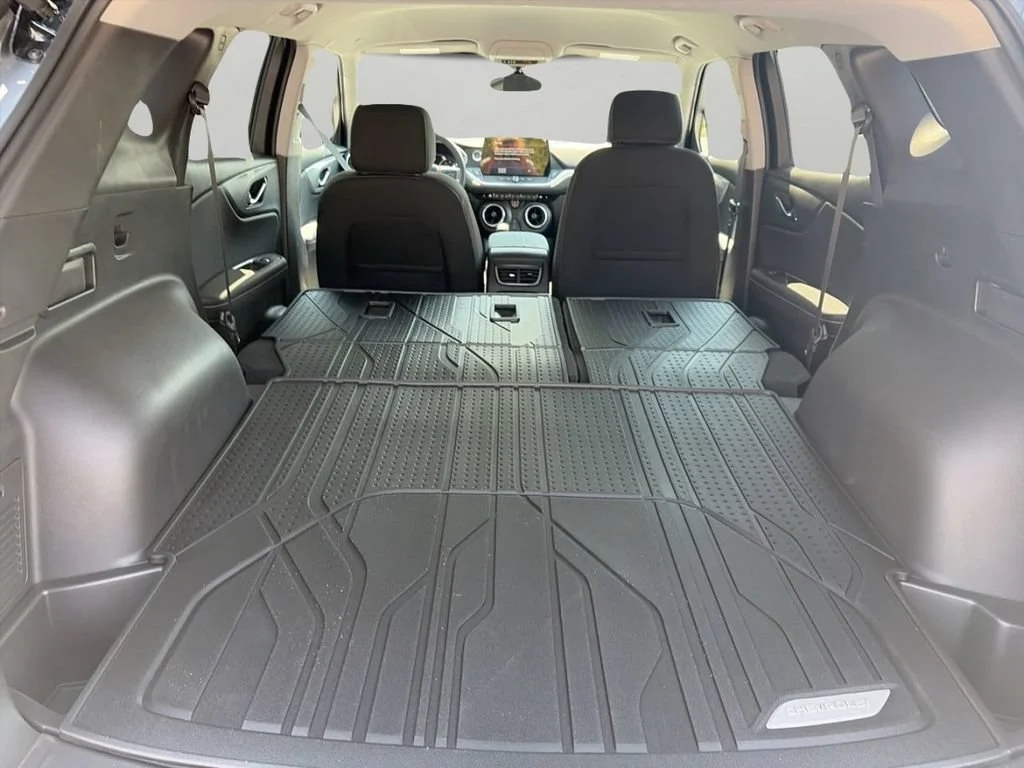 New 2026 Sterling Gray Metallic Chevrolet 2LT image 7