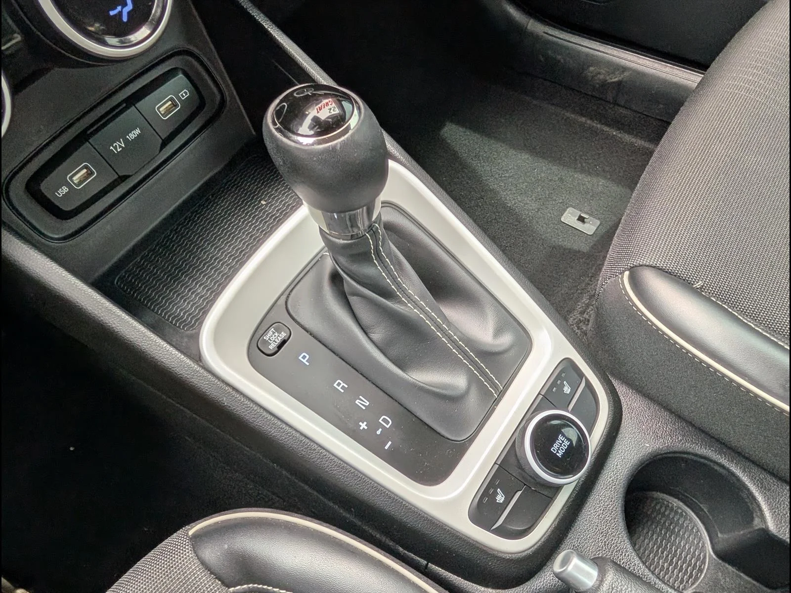 Used 2022 Galactic Gray R3g Hyundai Limited image 14