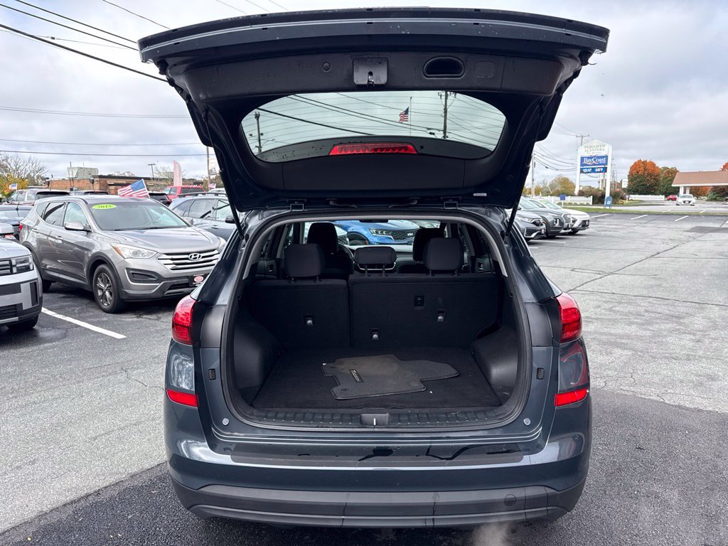 Used 2020 Blue Hyundai SE image 13