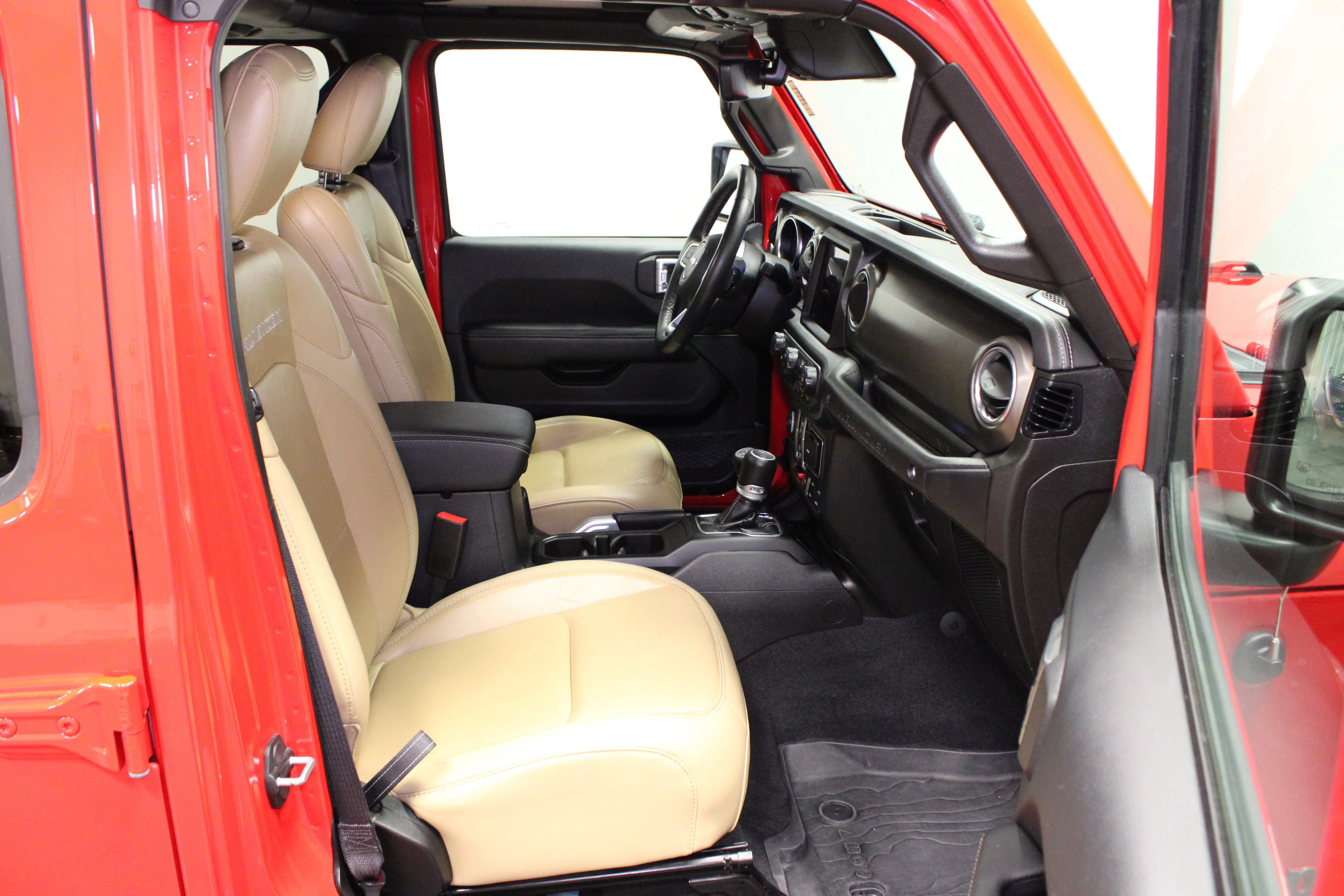 Used 2019 Firecracker Red Clearcoat Jeep Rubicon image 17