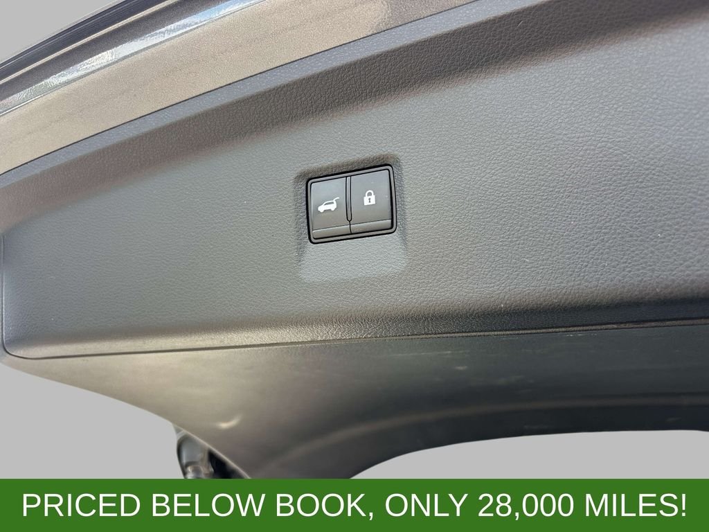 Used 2023 Gray INFINITI LUXE image 16