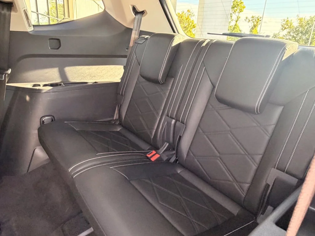 Used 2025 Silver Volkswagen 2.0T SE w/Technology image 19