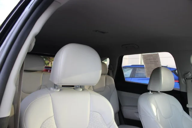 Used 2021 Black Kia S image 33