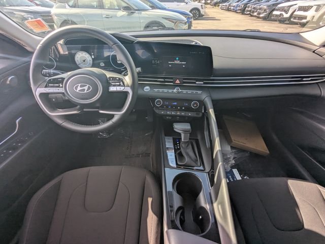 Used 2025 Gray Hyundai SEL Convenience image 15