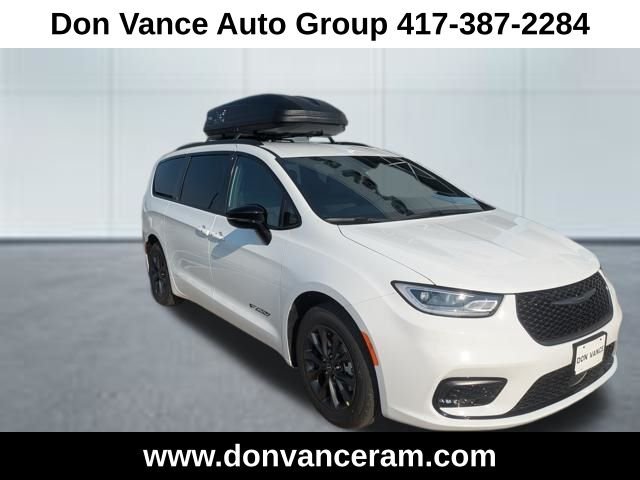 2025 Chrysler Pacifica Select - Photo 8