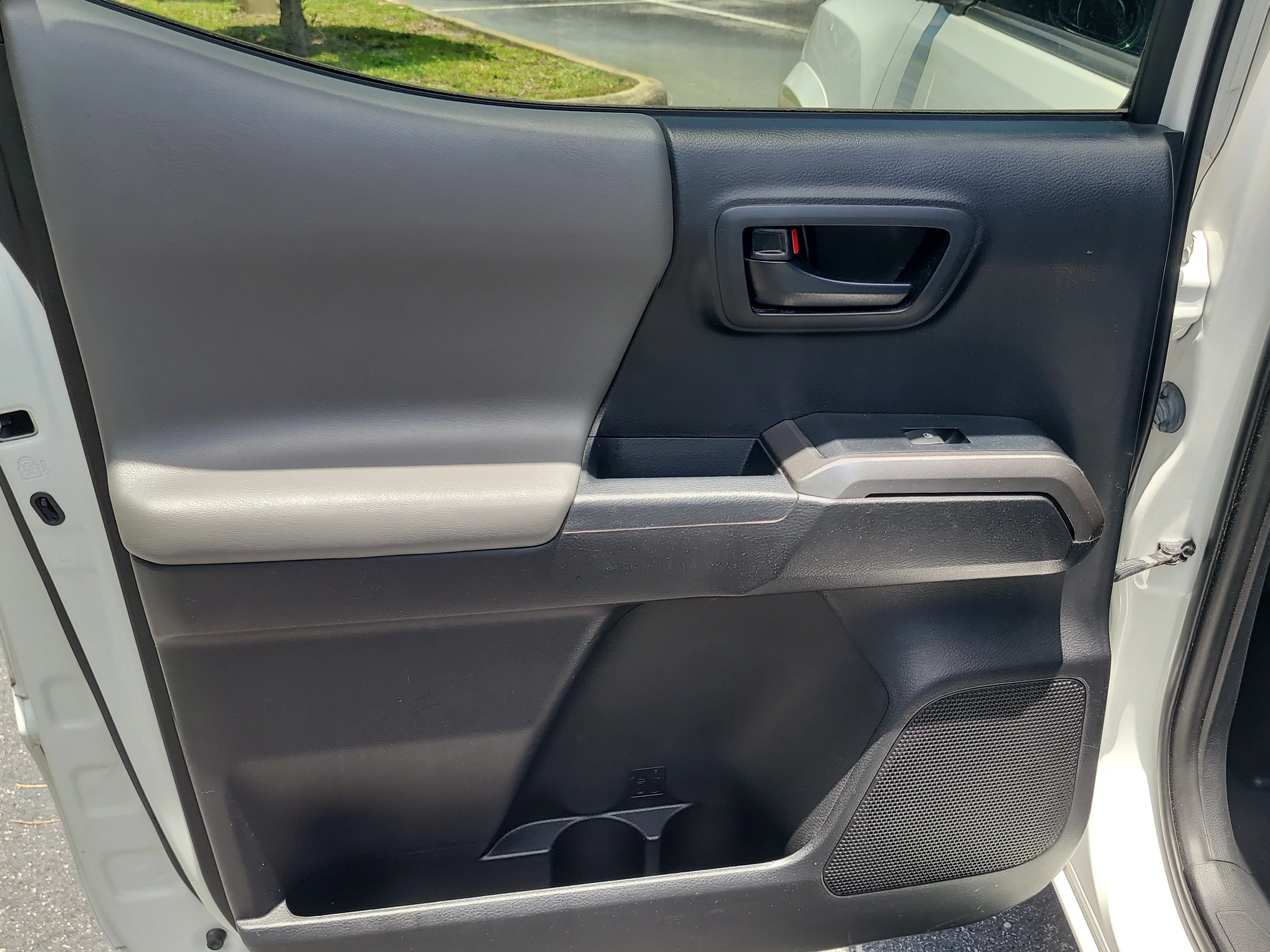 Used 2021 Super White Toyota SR5 image 12