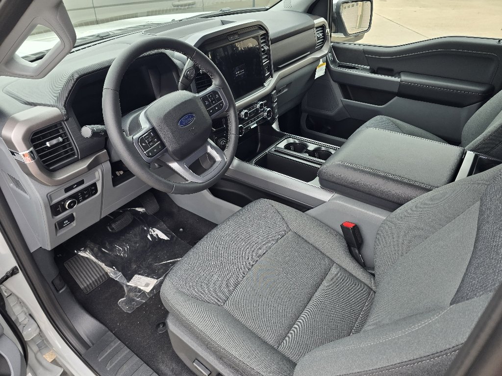 New 2026 Gray Ford 4X4 CREWCAB XLT image 9