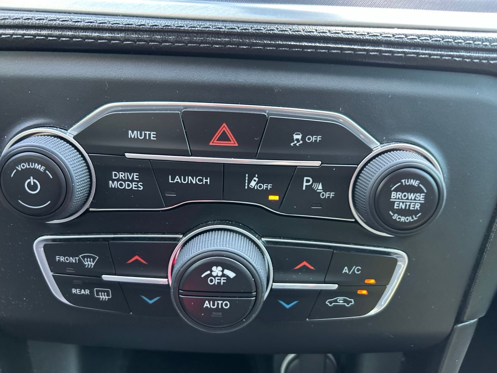 Used 2019 Black Dodge R/T Scat Pack image 31