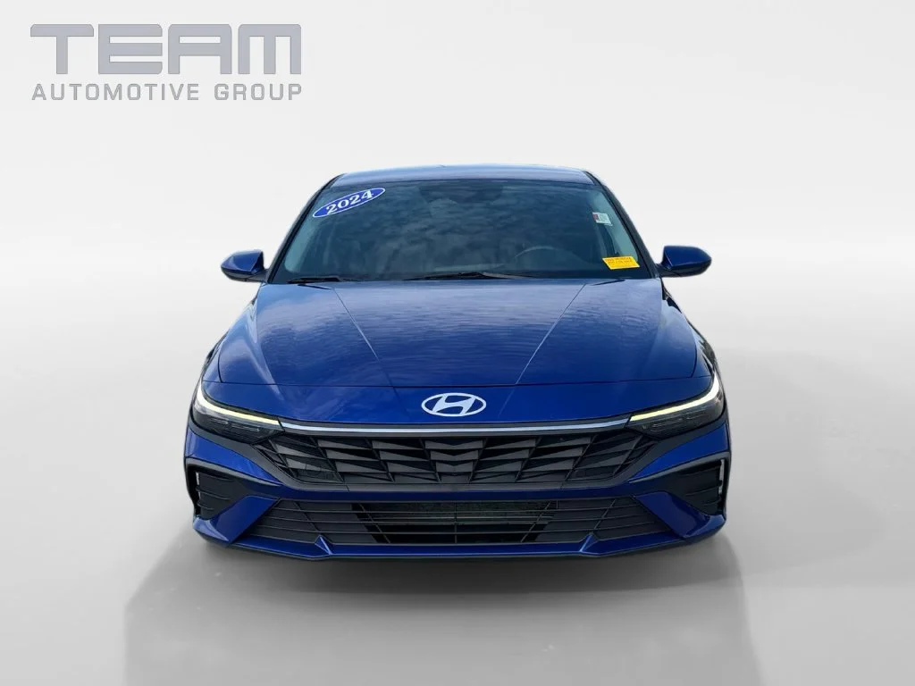 Used 2024 Blue Hyundai SE image 2