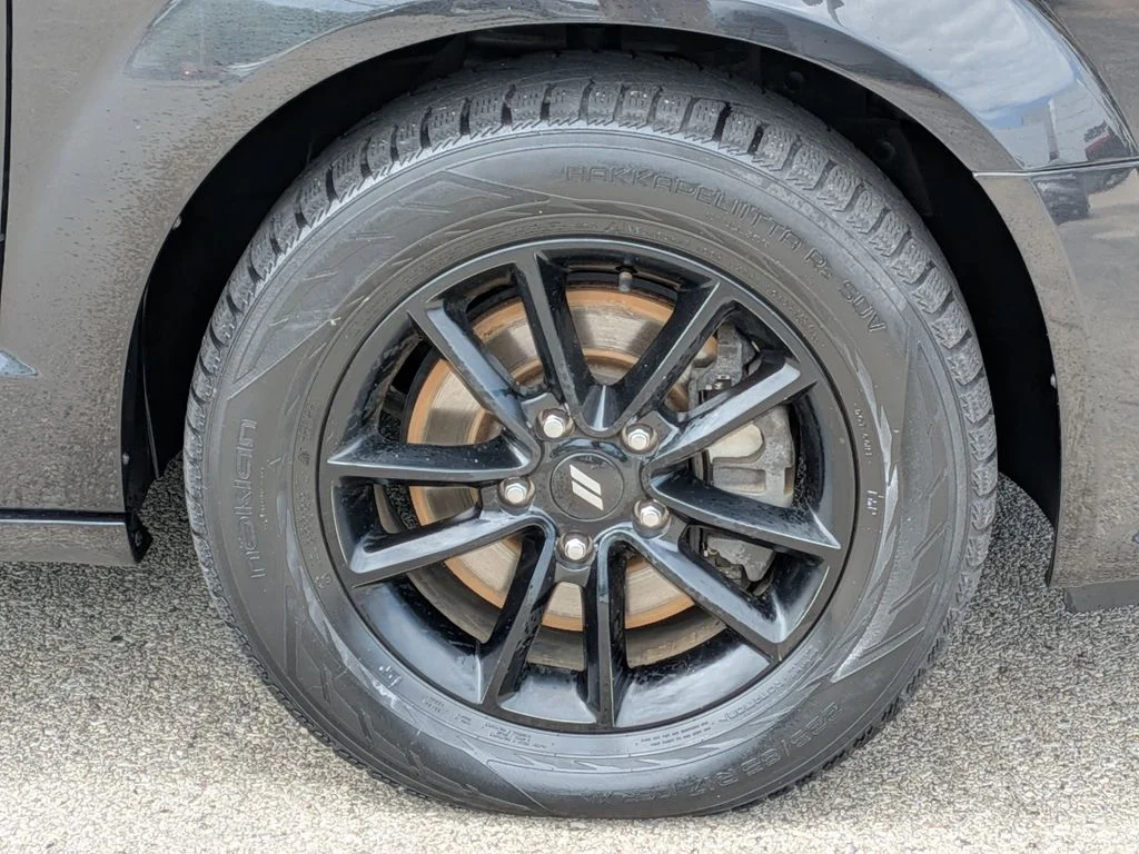 Used 2019 Black Dodge SE image 9