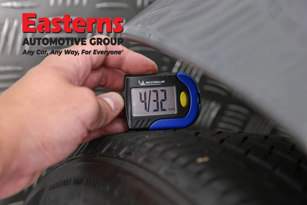 Used 2023 Gray Nissan S image 27