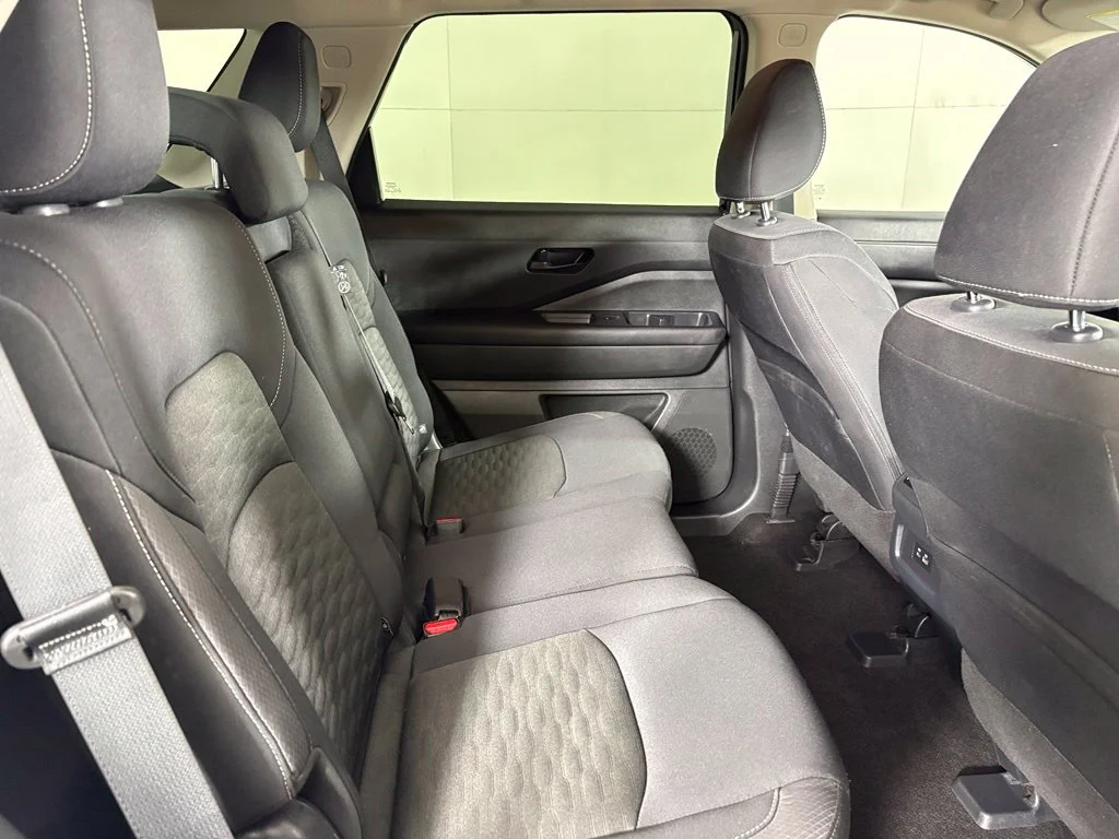 Used 2024 White Nissan SV image 17