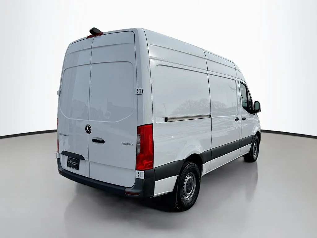 Used 2023 White Mercedes-Benz Cargo 144 WB image 7