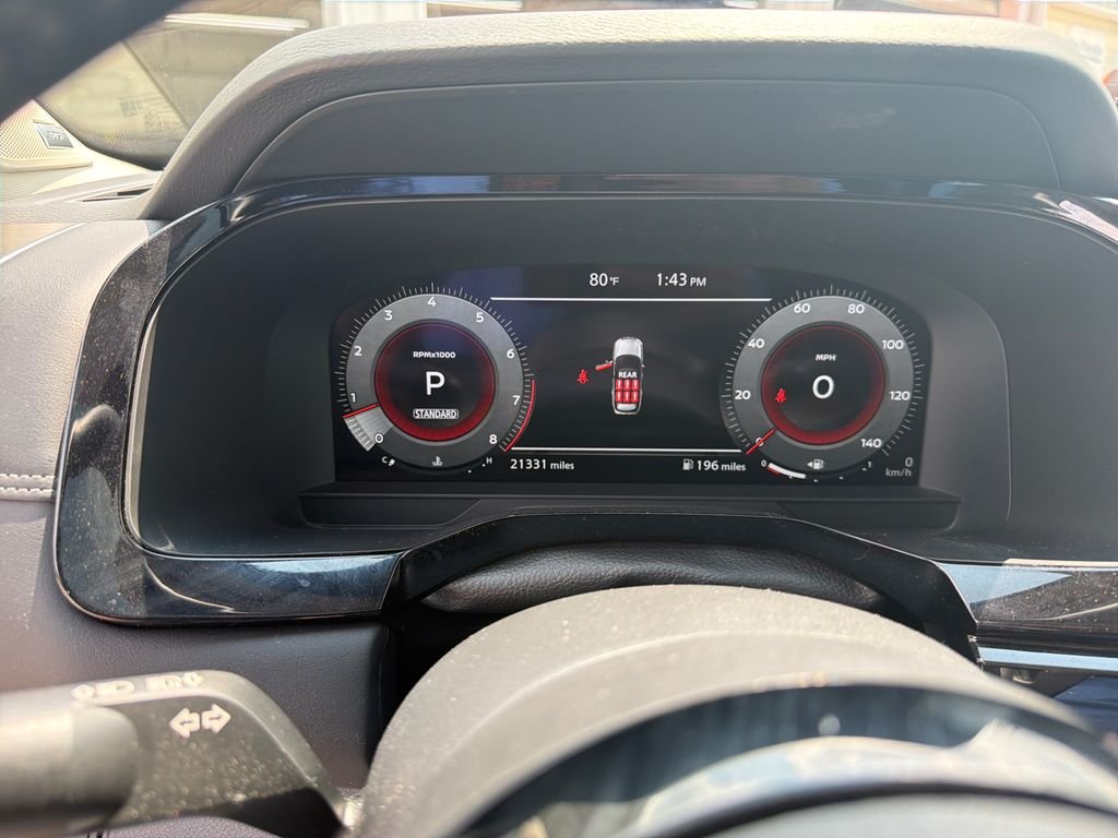 Used 2025 White Nissan Platinum image 19