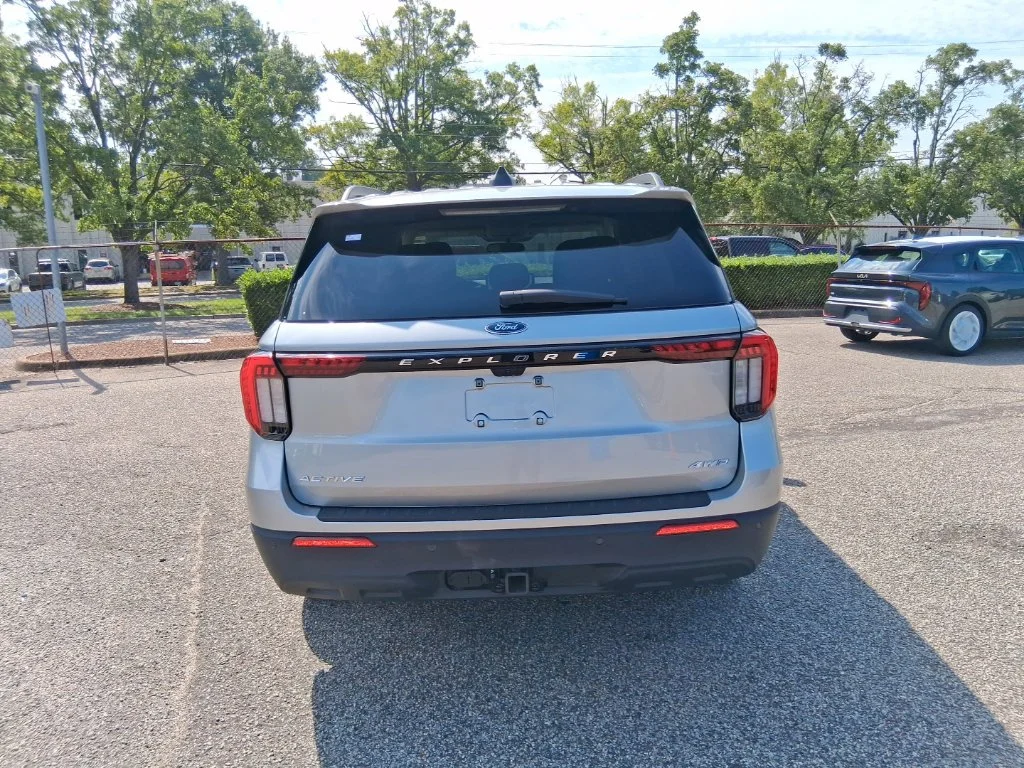 Used 2025 Silver Ford Active image 6