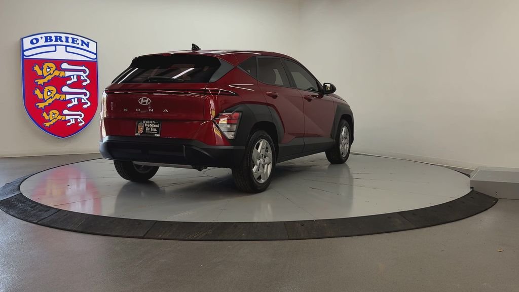 Used 2024 Red Metallic Hyundai SE image 5