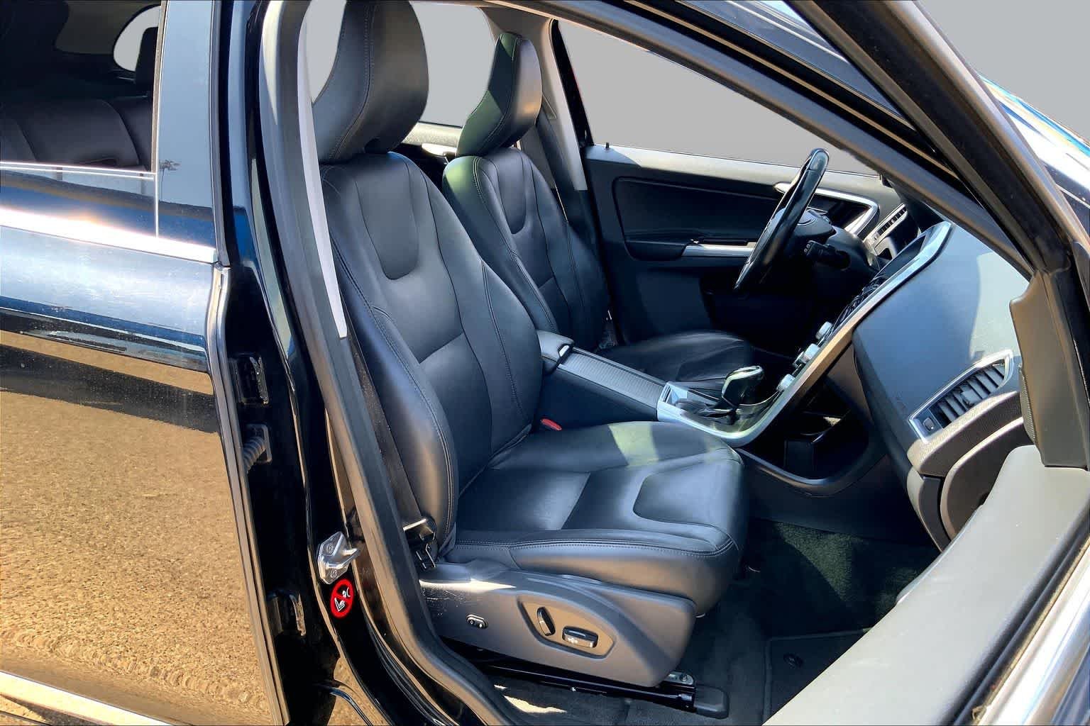 Used 2016 Black Stone Volvo T5 Drive-E Premier image 8