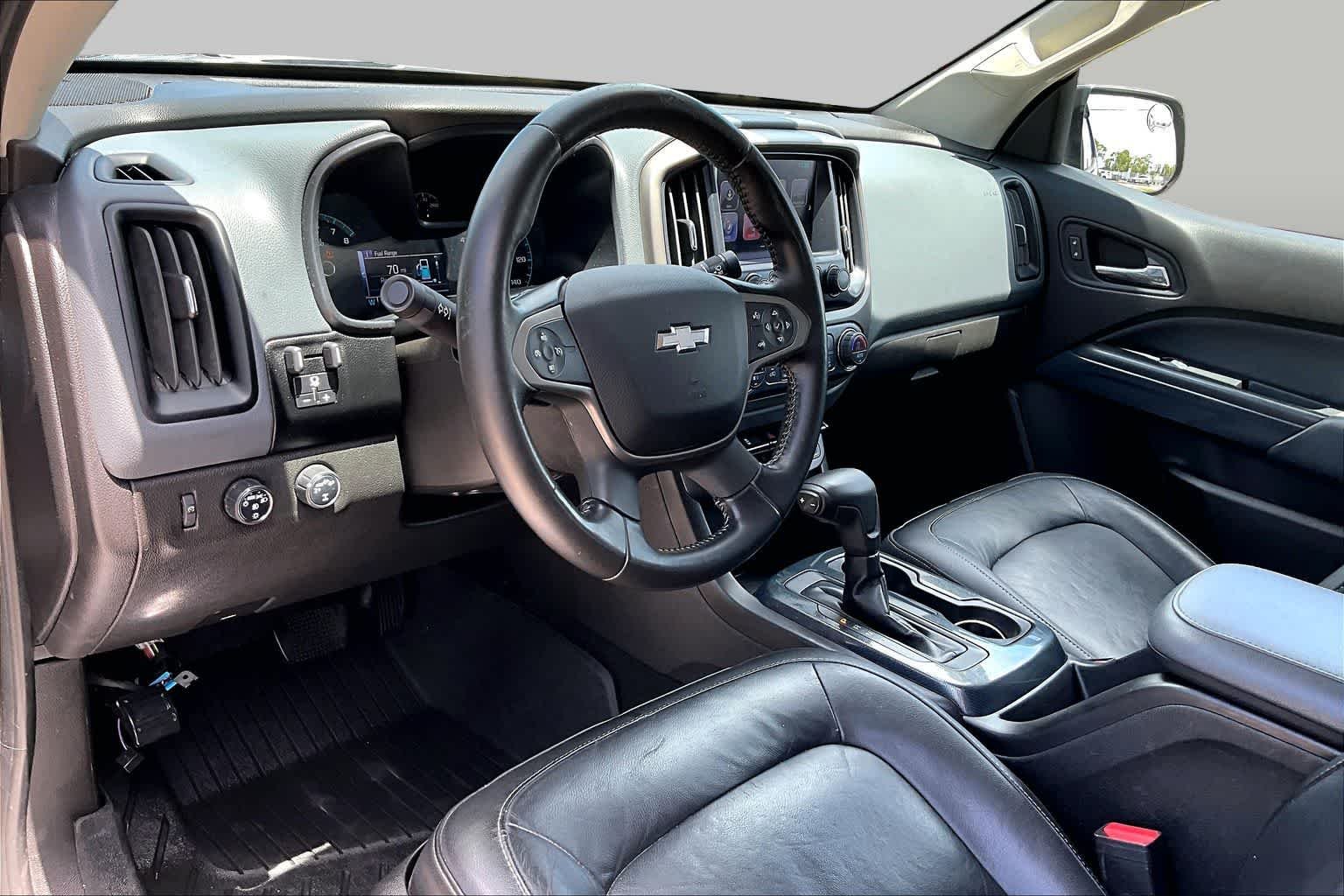 Used 2018 Centennial Blue Metallic Chevrolet 4WD Z71 image 18