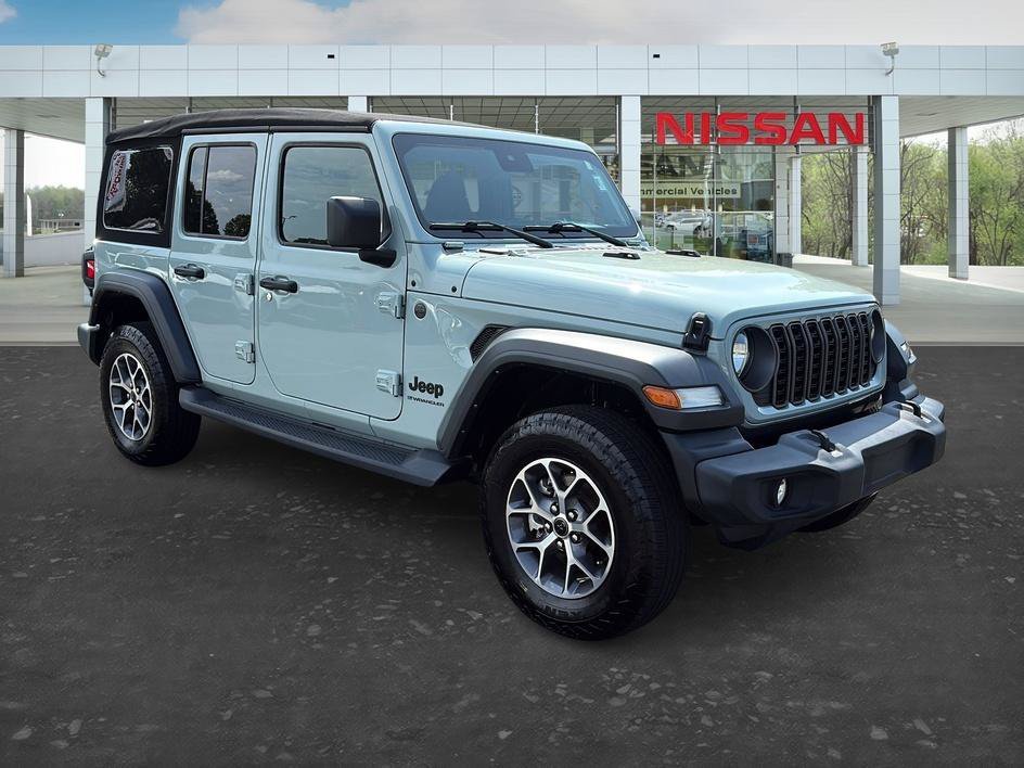 Used 2024 Earl Clearcoat Jeep Sport S image 7