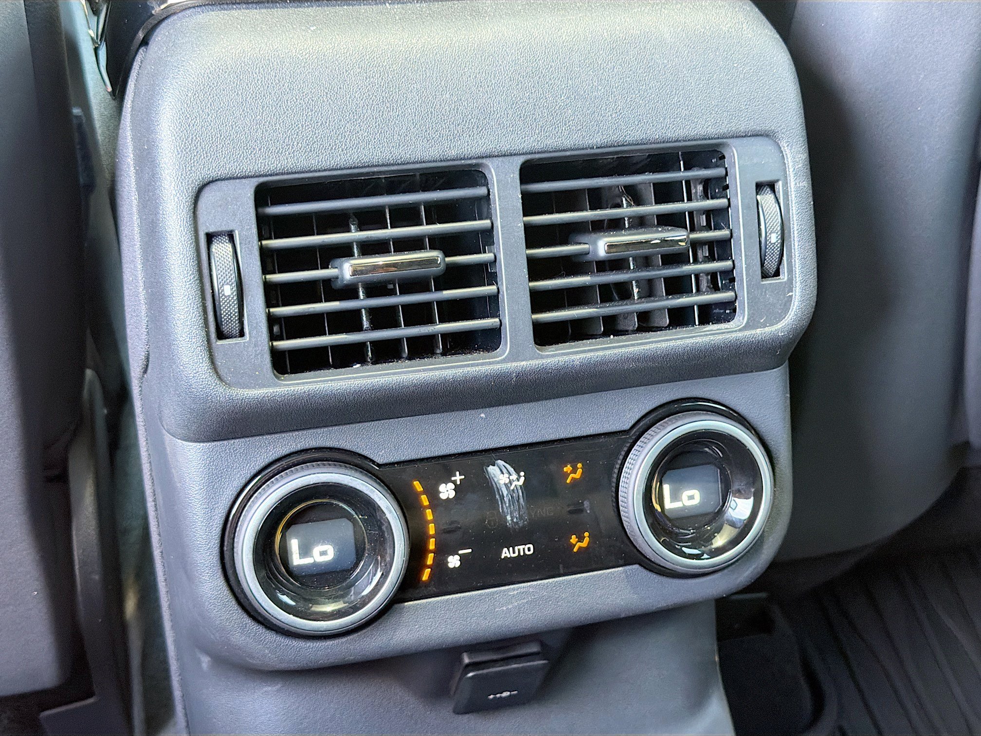 Certified Used 2026 Carpathian Grey Premium Metallic Land Rover Dynamic SE image 20