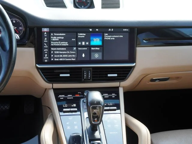 Used 2020  Porsche Base image 16