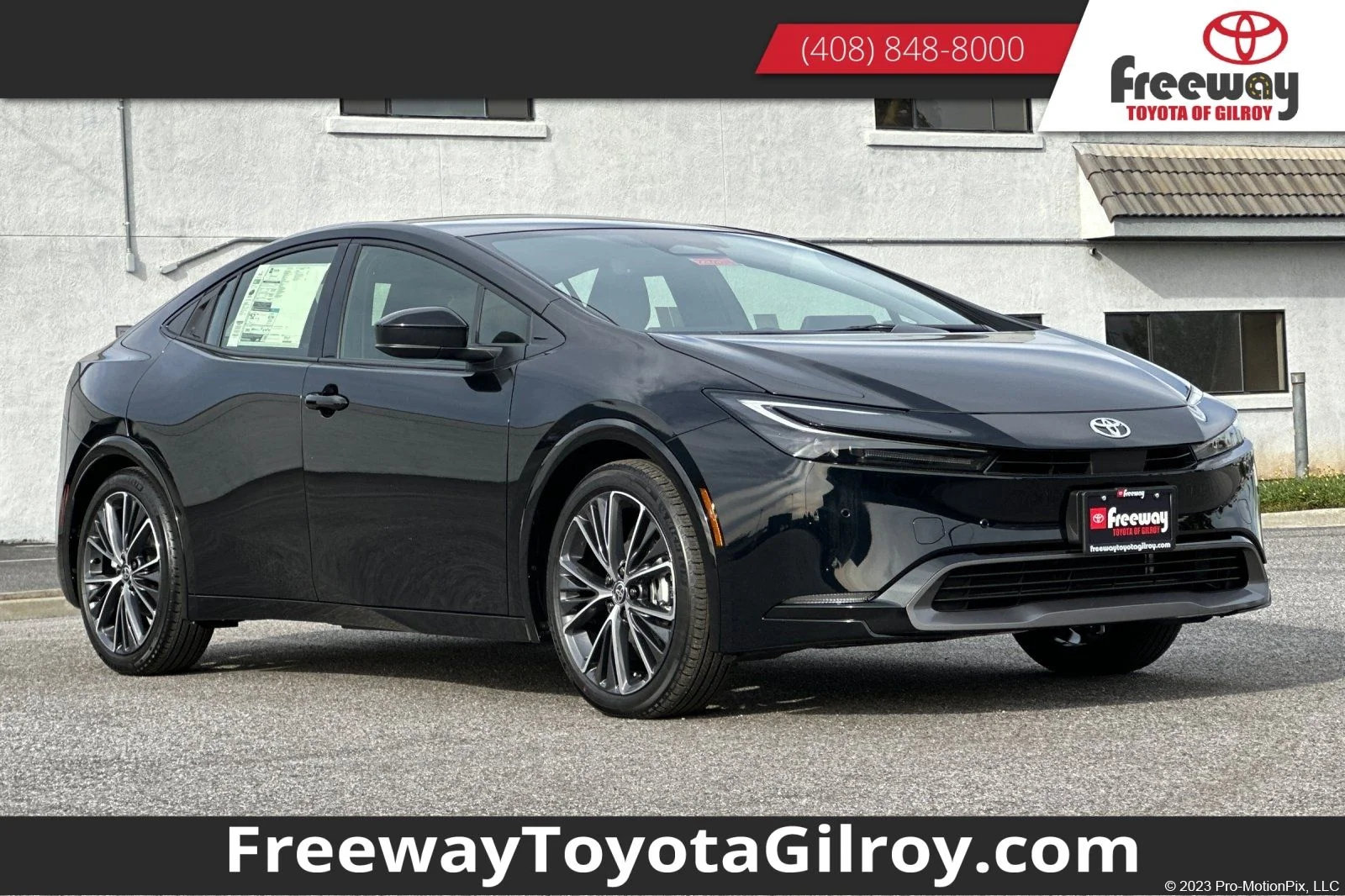 2026 Toyota Prius XLE FWD's photo