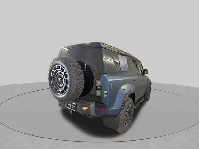 New 2026 Sargasso Blue Premium Metallic Land Rover OCTA image 4