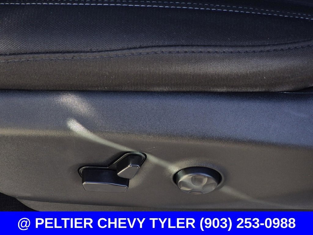 2023 Chrysler Voyager LX - Photo 34