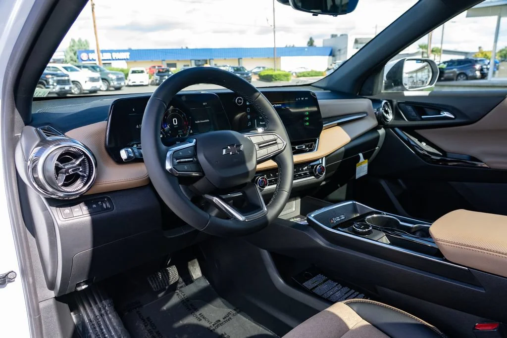 New 2027 Polar White Tricoat Chevrolet ACTIV image 26