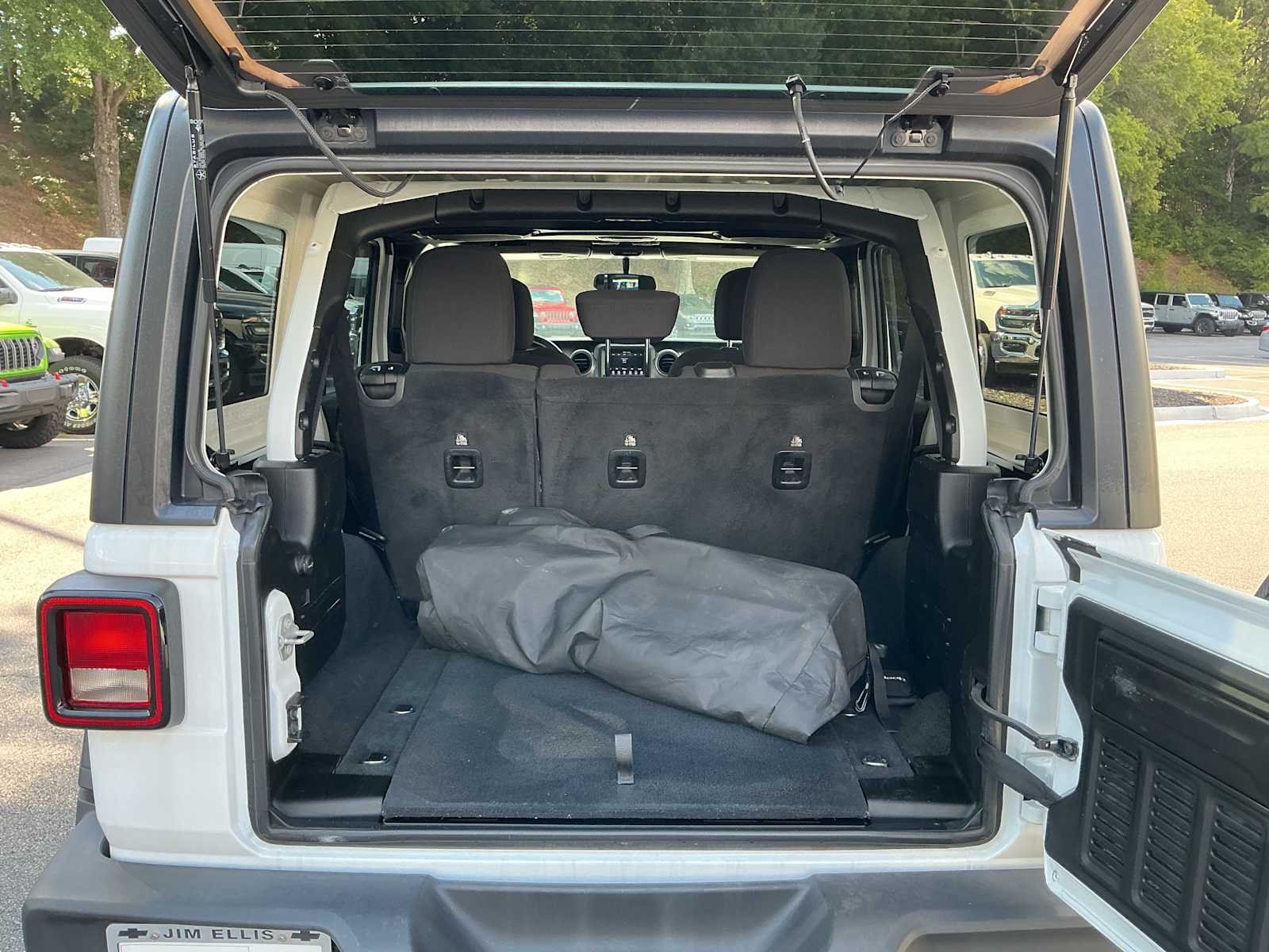Used 2023 Bright White Clearcoat Jeep Sport S image 28