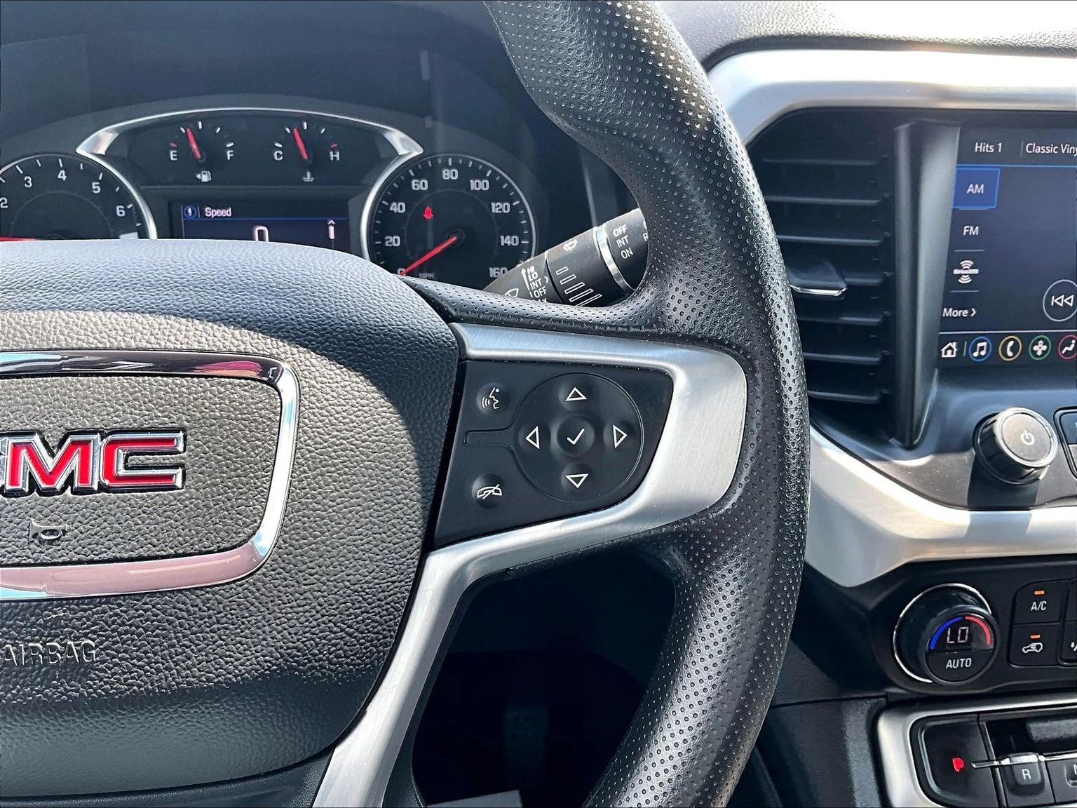 Used 2022 Black GMC SLE image 20