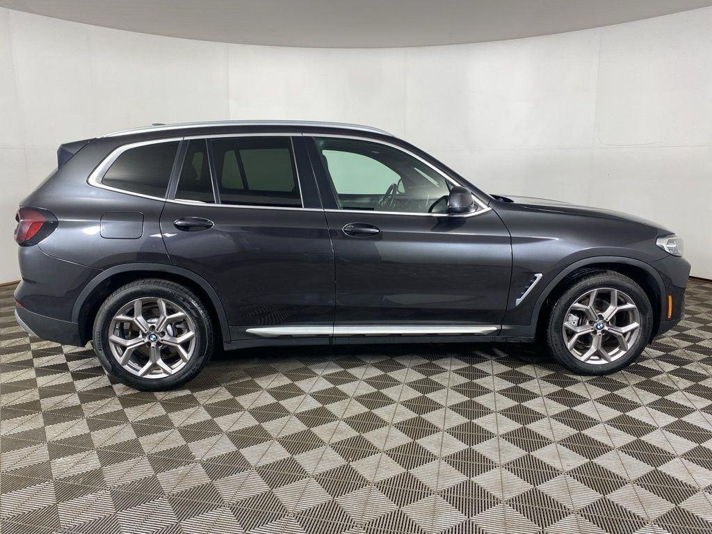 Used 2022 Dark Graphite BMW xDrive30i image 5