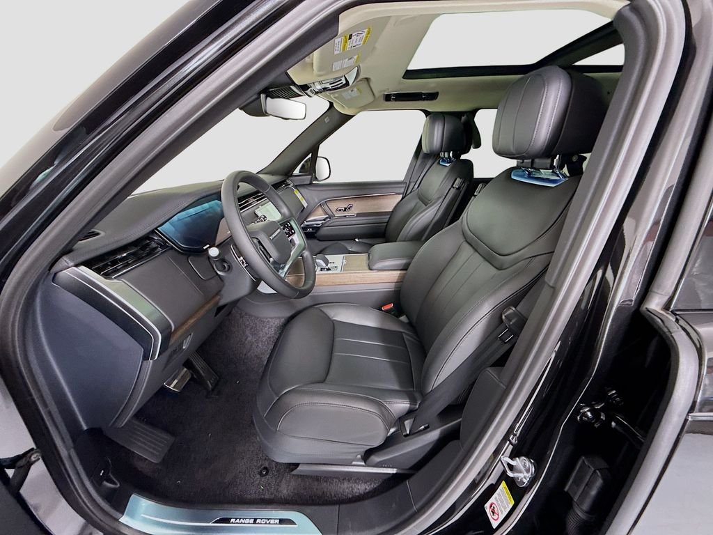 New 2026 Santorini Black Land Rover SE image 19