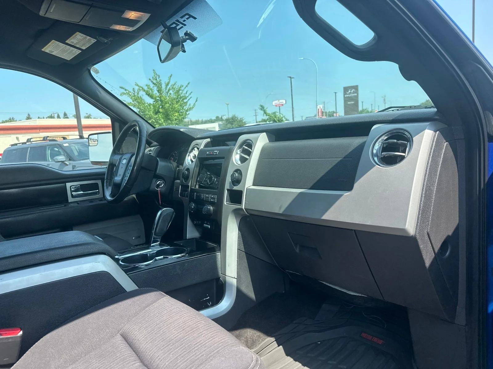 Used 2012 Blue Ford XL image 29