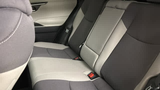 Used 2025 Silver Sky Metallic Toyota Hybrid XLE image 31