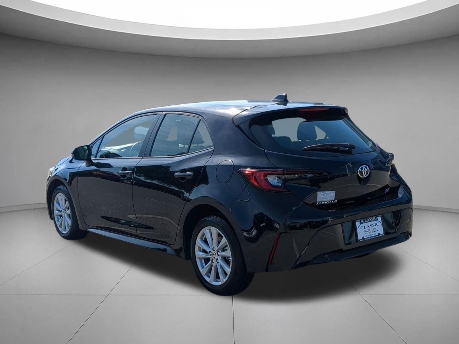 Used 2025 Midnight Black Metallic Toyota SE image 3