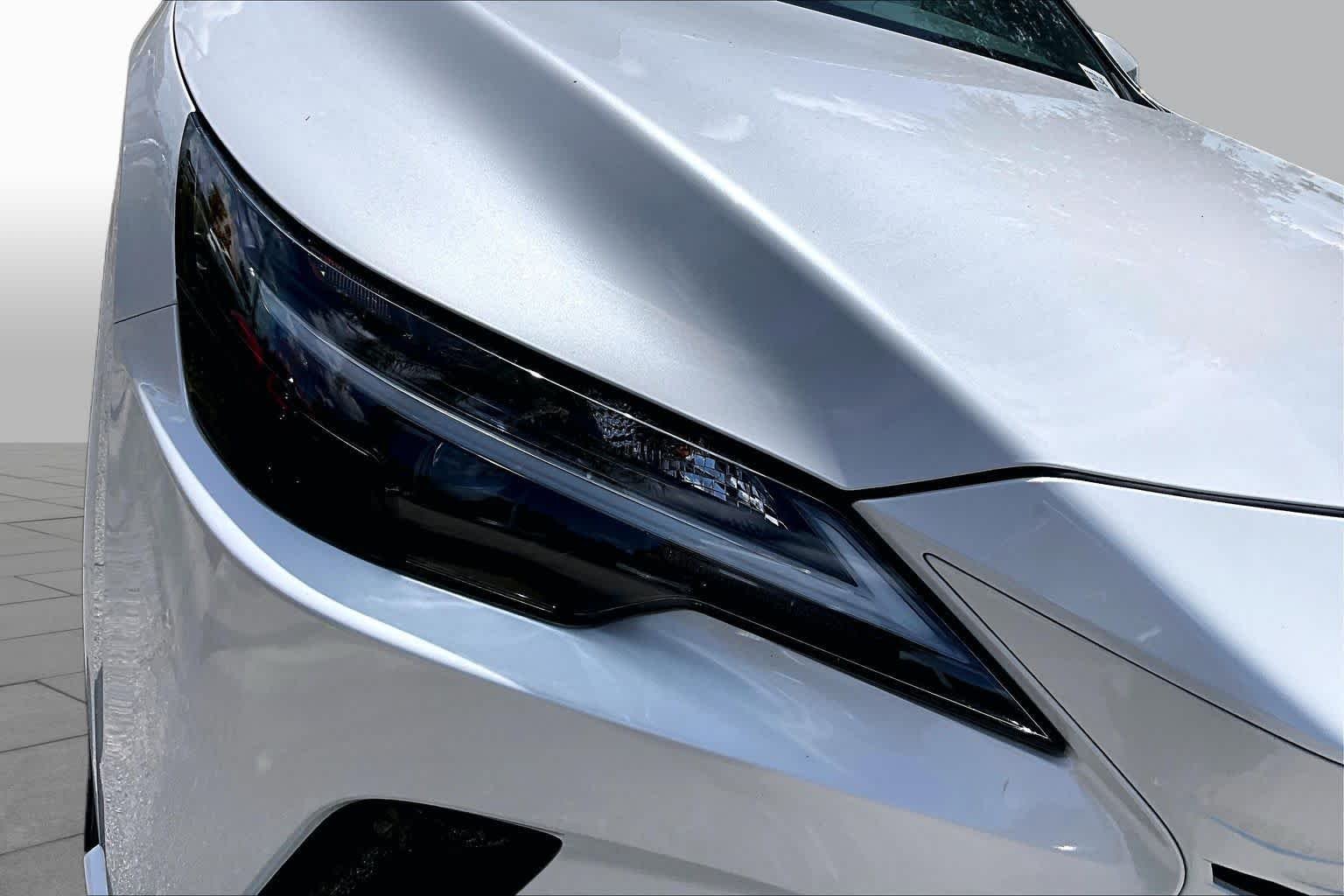 Used 2026 Eminent White Pearl Lexus  image 28