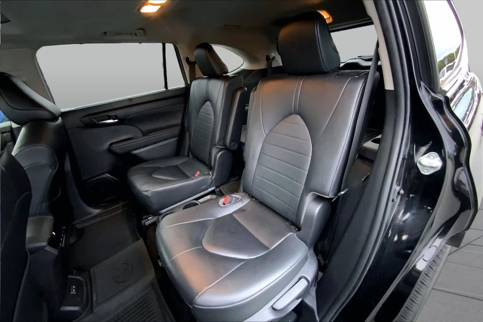 Used 2023 Midnight Black Metallic Toyota XLE image 18