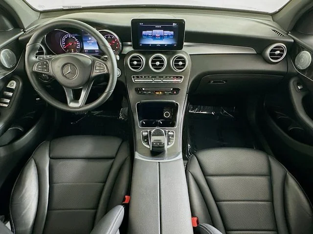 Pre-Owned 2017 Mercedes-Benz GLC 300