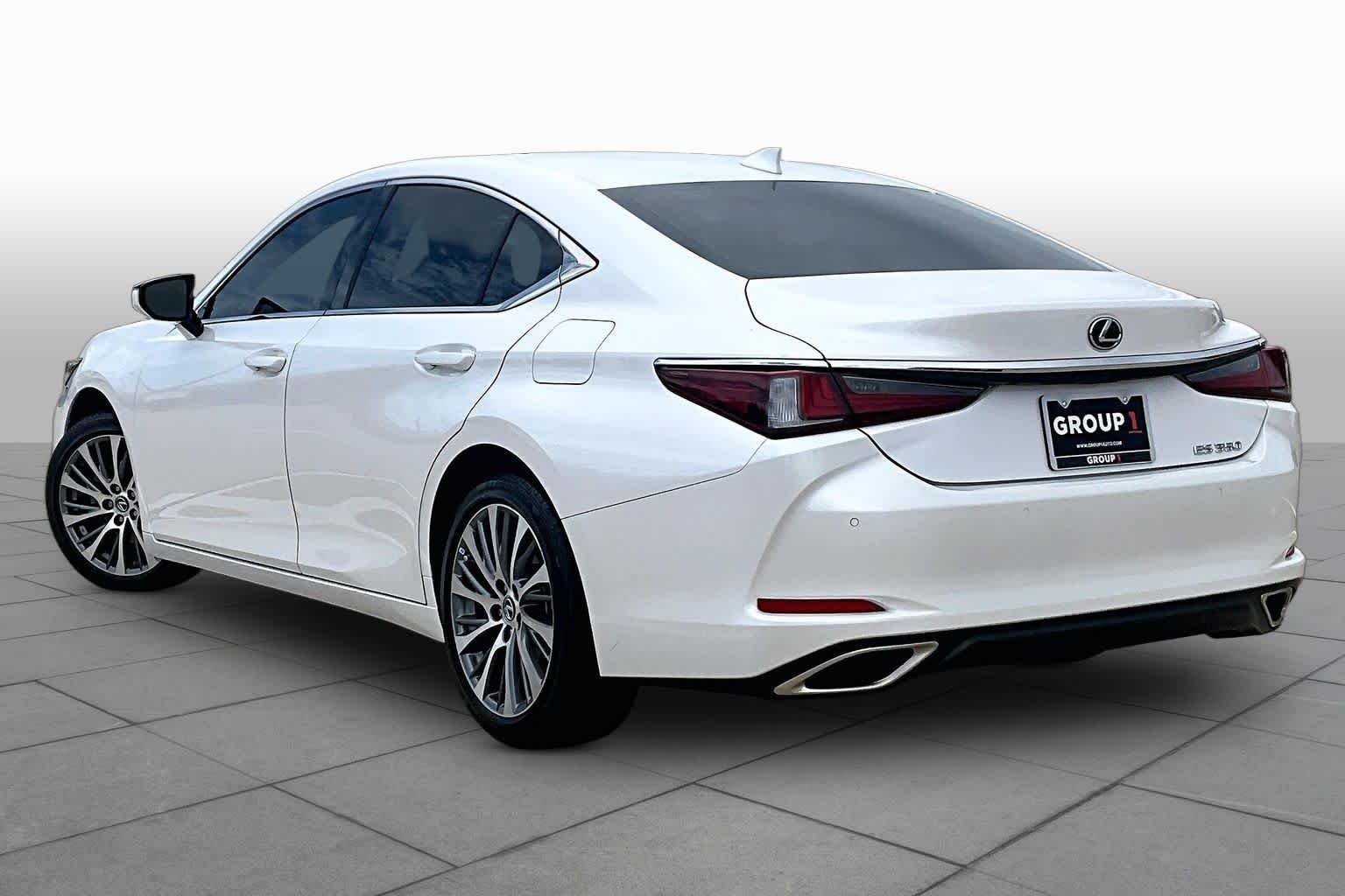 Used 2020 Eminent White Pearl Lexus  image 12